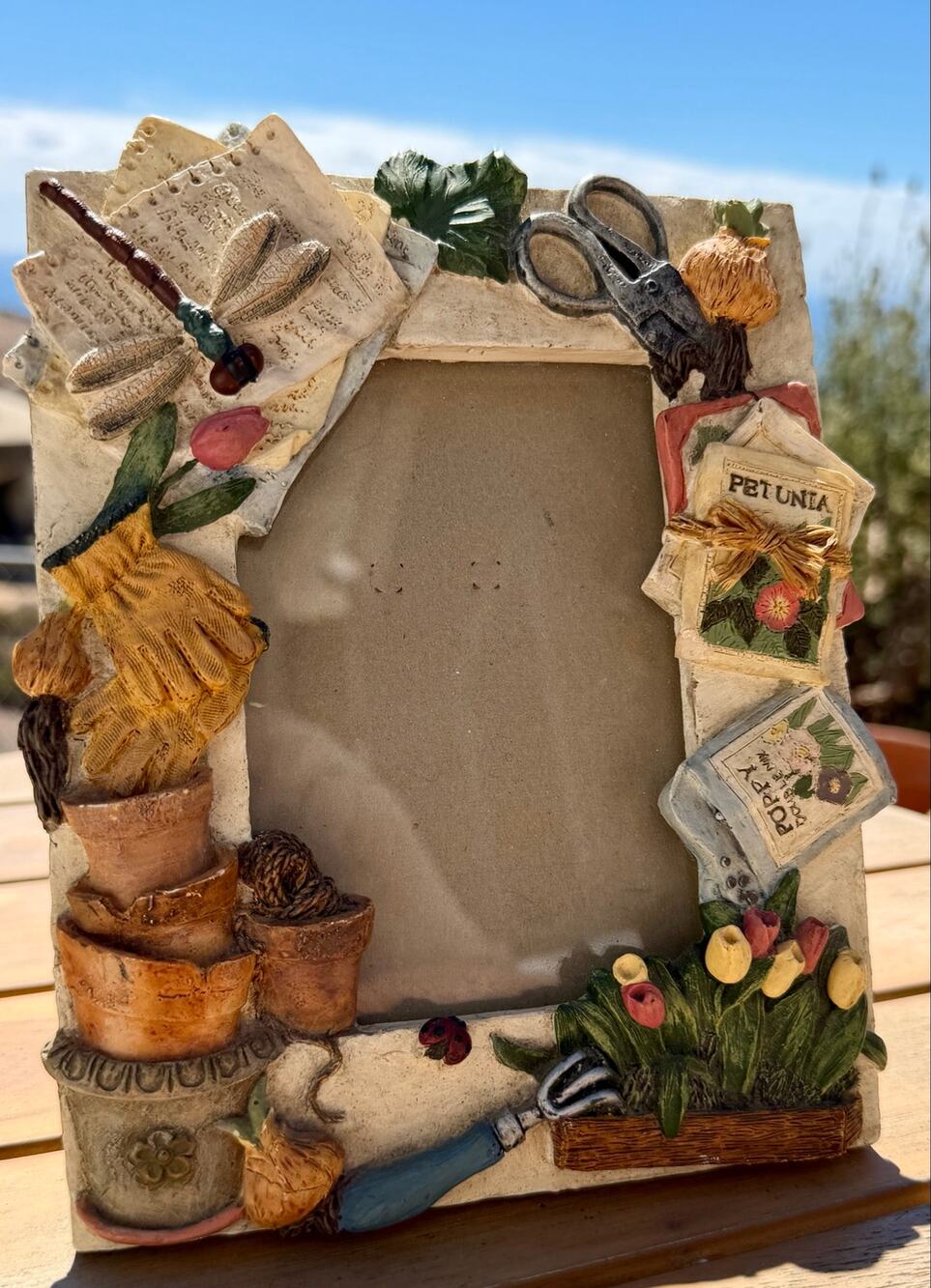 Vintage 90s Figi Graphics Style Gardening Picture Frame
Potting Bench Theme